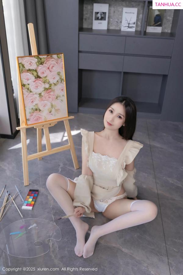   [XiuRen]高清写真图 2025.05.21 No.10308 杏子Yada 白色丝袜第7张图片